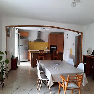 Maison De Village Spacieuse Et Saint-Georges-de-Luzençon